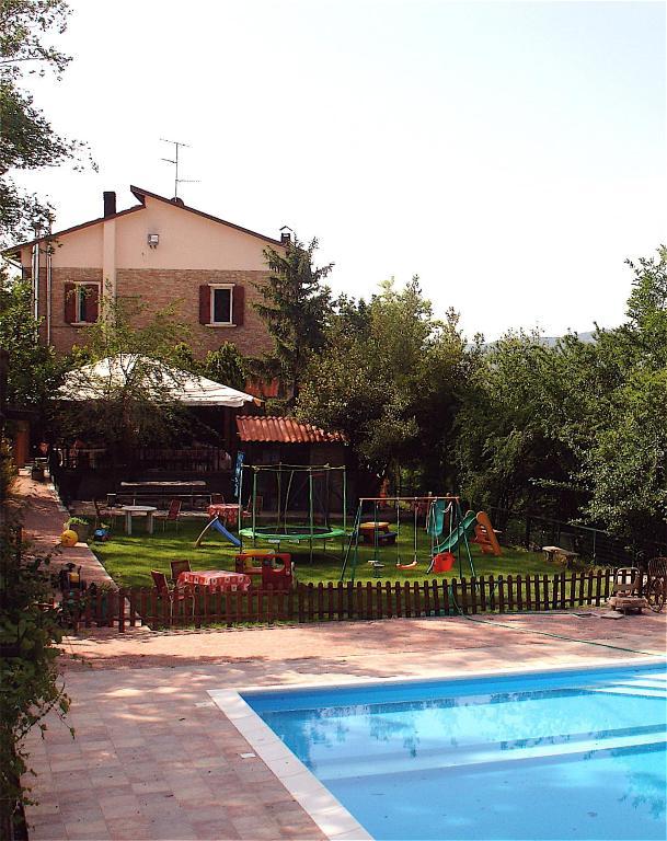 Agriturismo Ca' Isotta Castello di Serravalle Εξωτερικό φωτογραφία