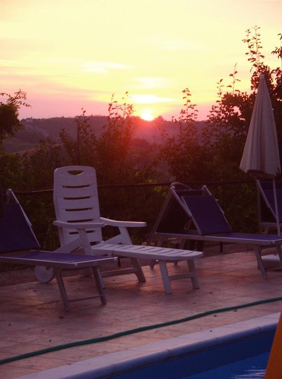 Agriturismo Ca' Isotta Castello di Serravalle Εξωτερικό φωτογραφία