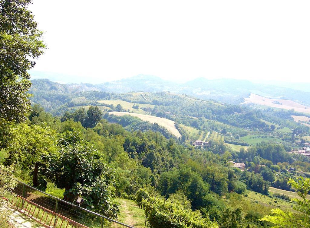 Agriturismo Ca' Isotta Castello di Serravalle Εξωτερικό φωτογραφία